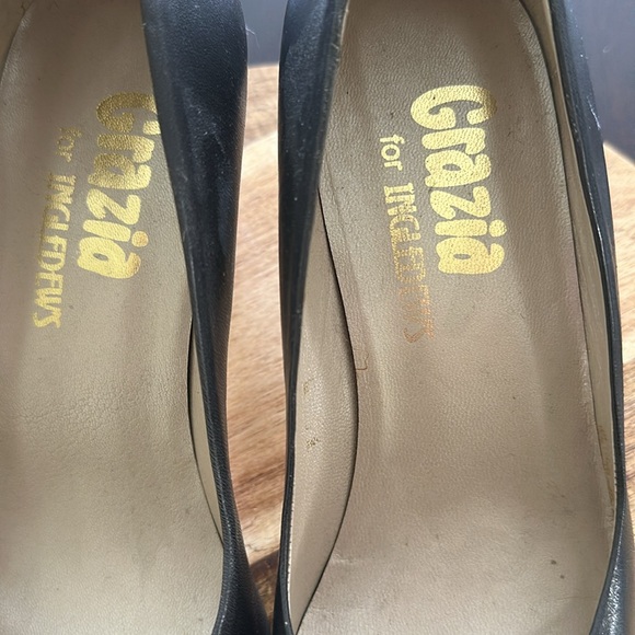 Grey slip on pumps - Picture 4 of 9